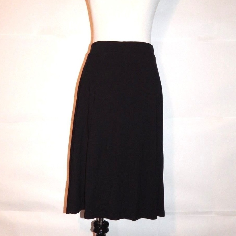 Ilusion Black Elastic Waist Full Skirt Skort Short